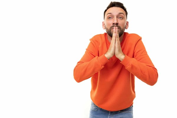 Comment anticiper les coûts cachés lors de l'achat d'une vieille ferme à rénover?